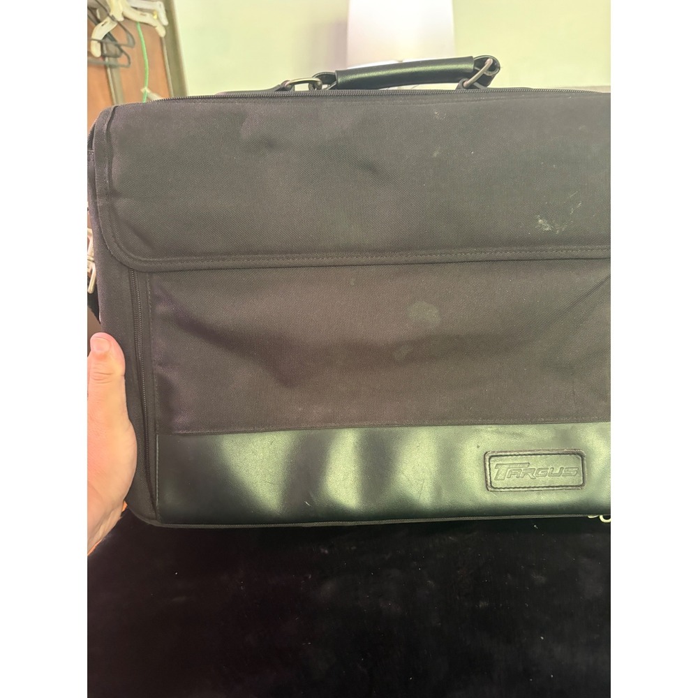 Targus Black Nylon Laptop Briefcase Messenger Bag Office Travel Business Case